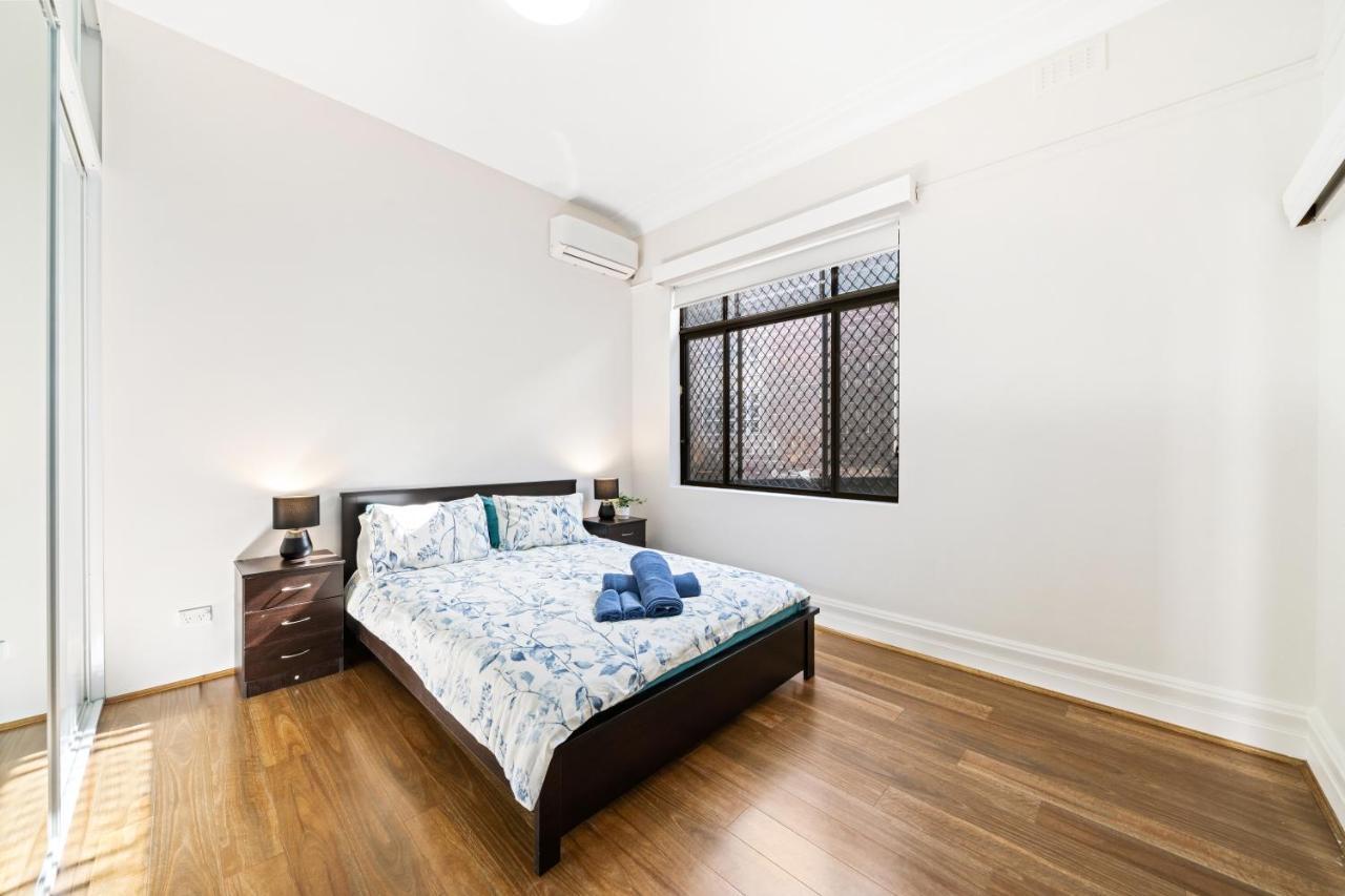 4 Bedroom House 500M To Drummoyne Bay Run Sydney Exterior photo